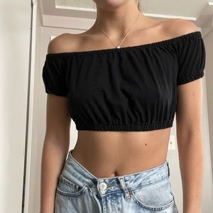 Black Aritzia Crop top